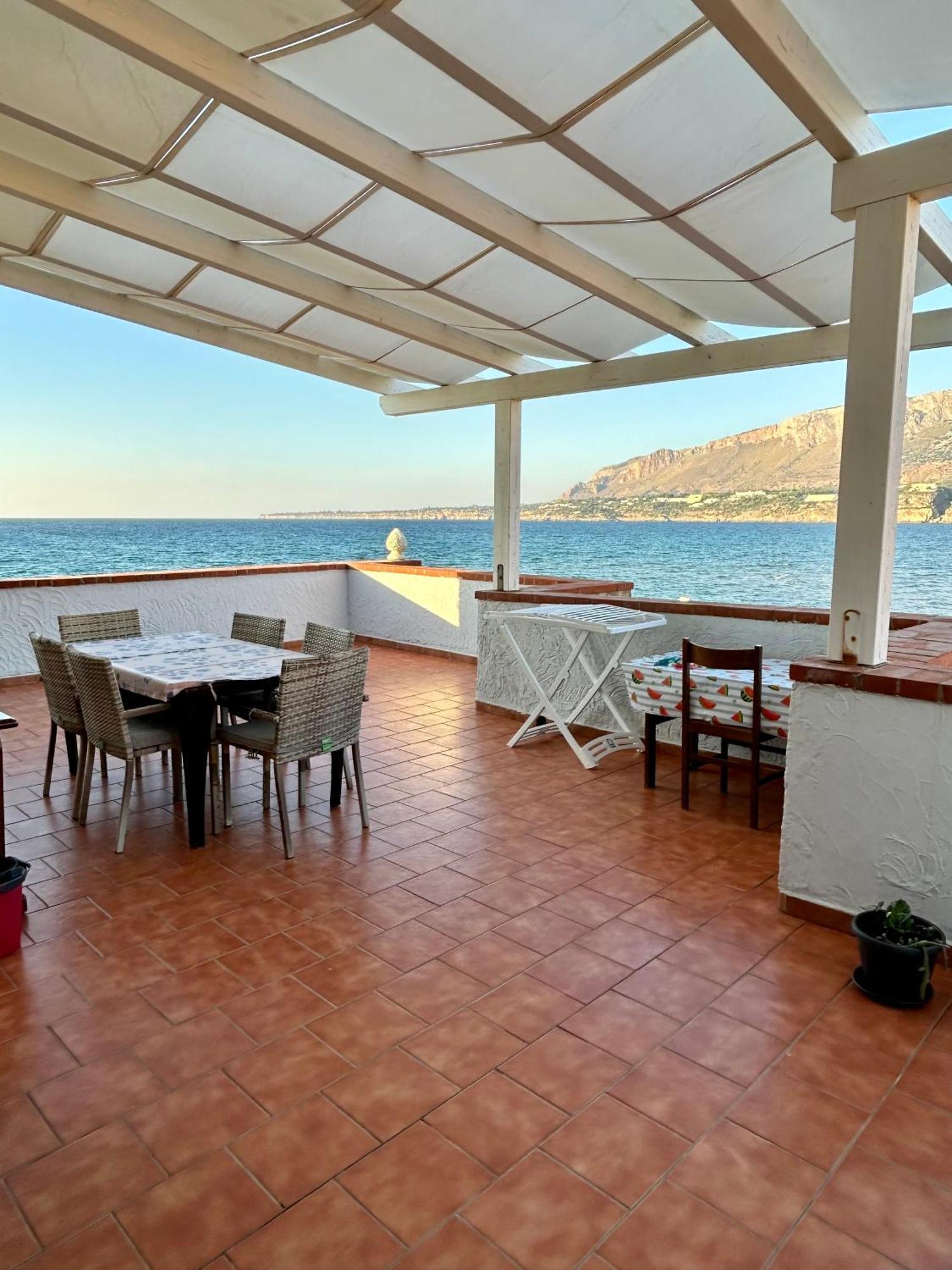 Casa Vacanza Barbera - In Riva Al Mare Vila Trappeto  Exterior foto